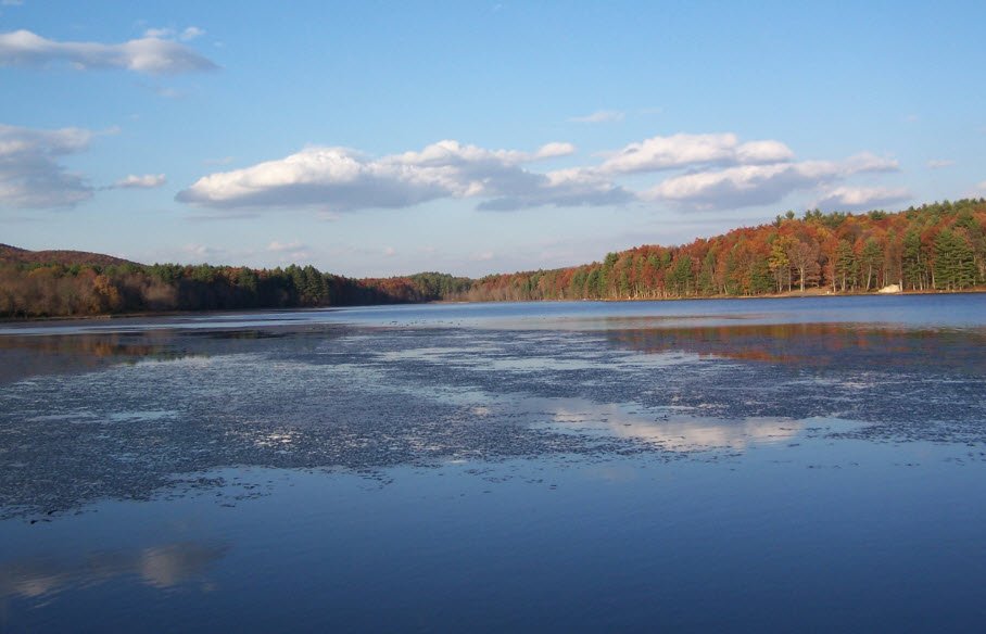 Moncove Lake State Park, West Virginia, USA